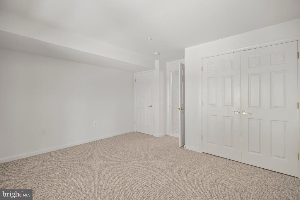 414 Bridgewater Cir