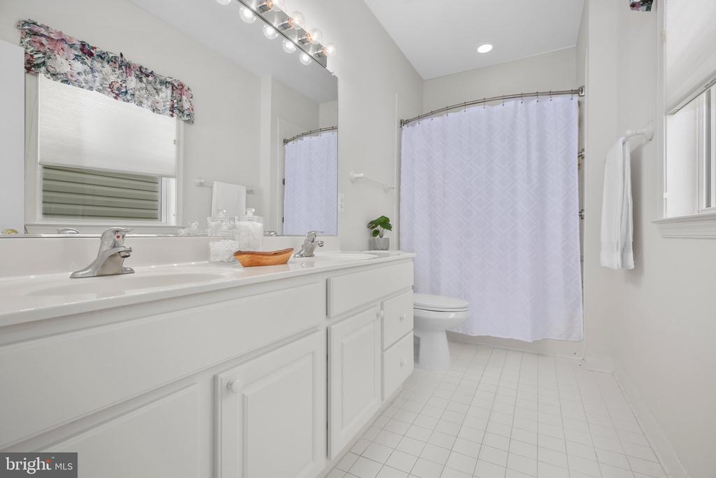 414 Bridgewater Cir