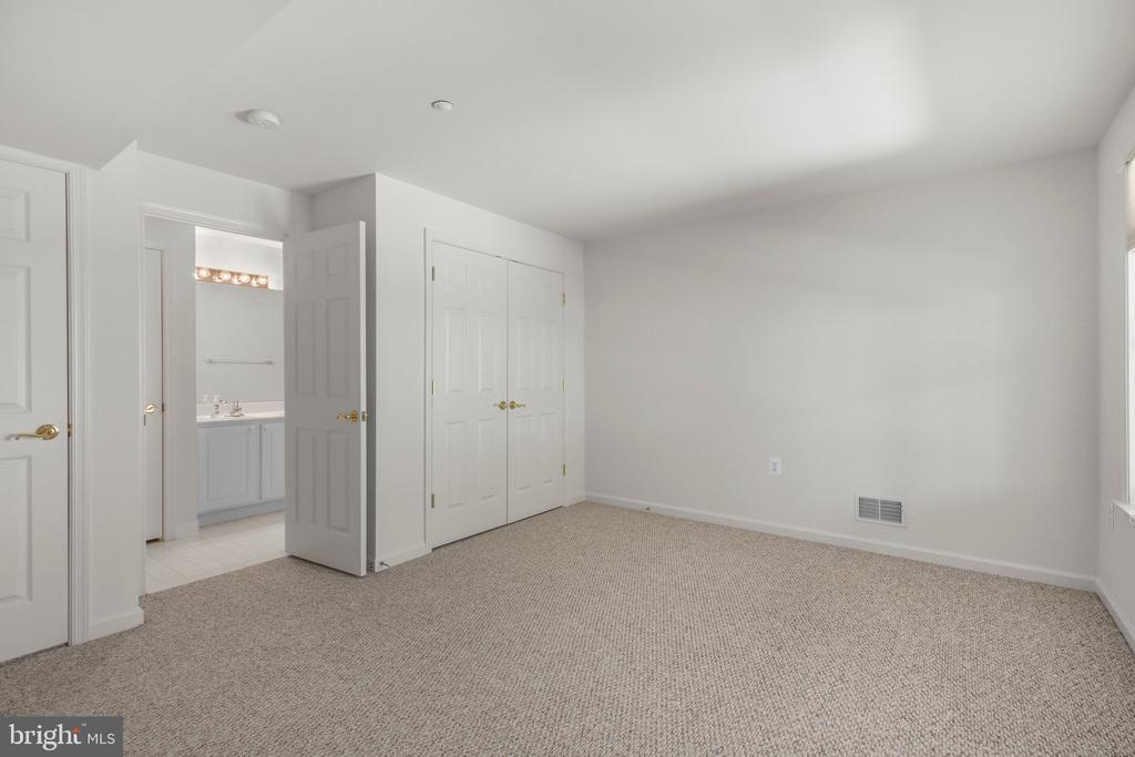 414 Bridgewater Cir
