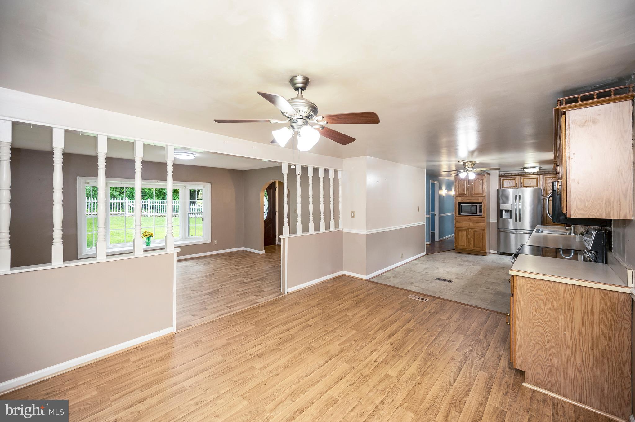 82 Hall Ln