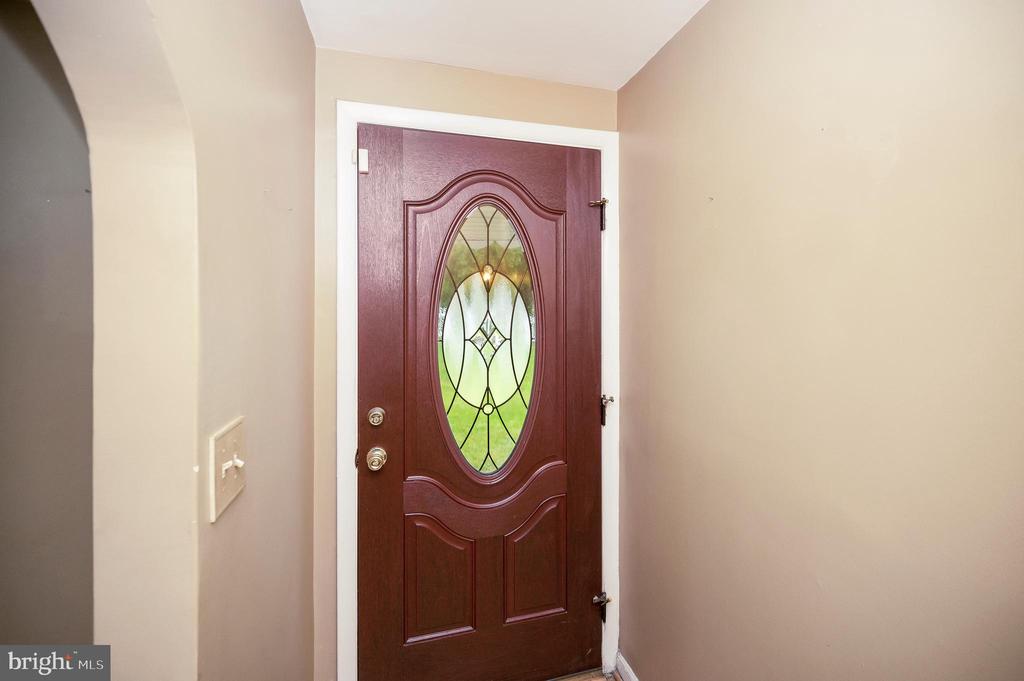 82 Hall Ln
