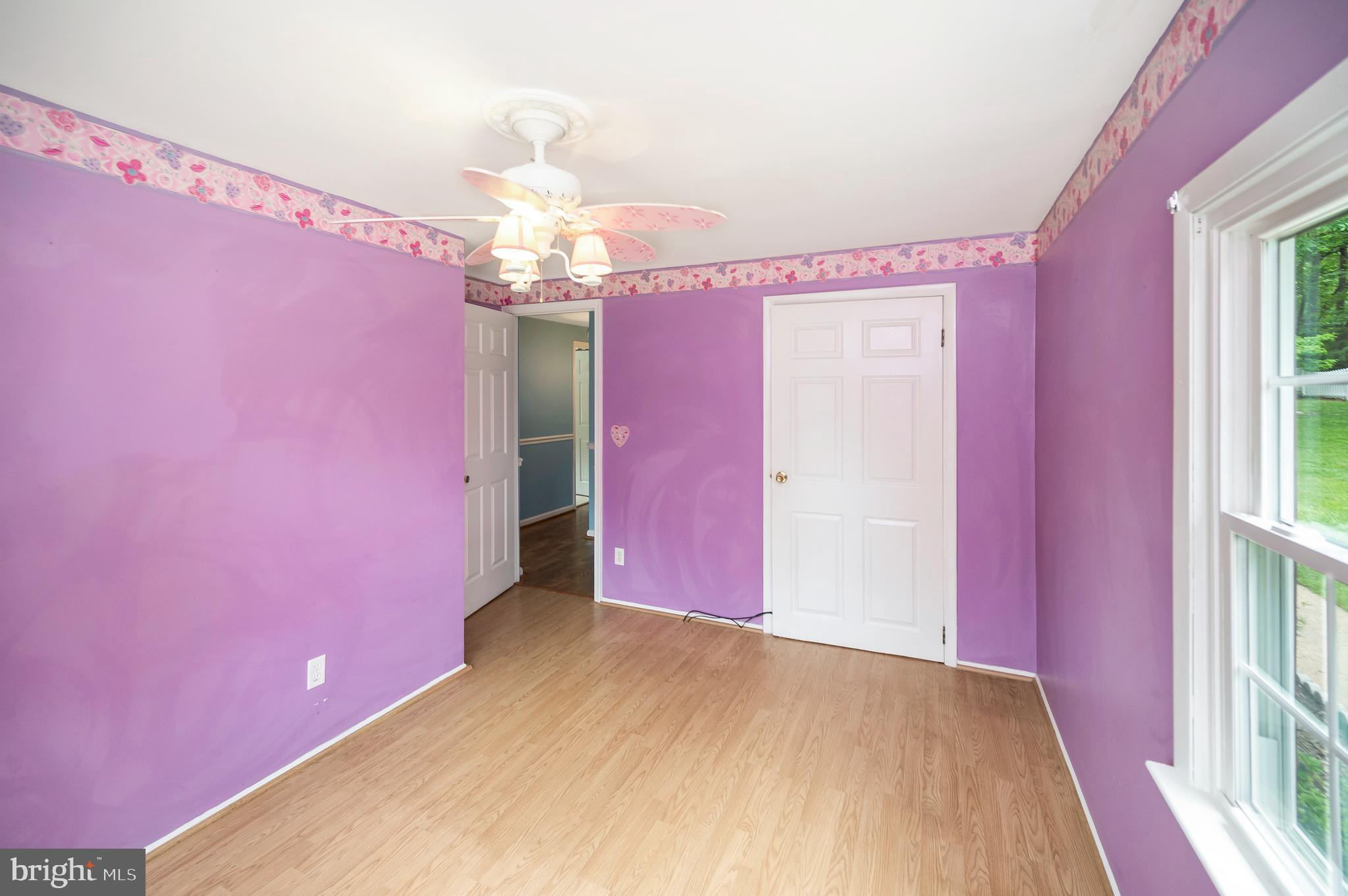 82 Hall Ln
