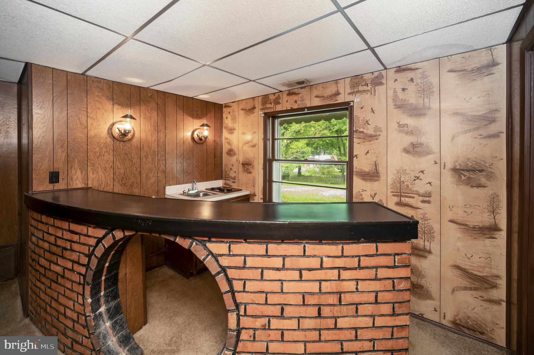 82 Hall Ln