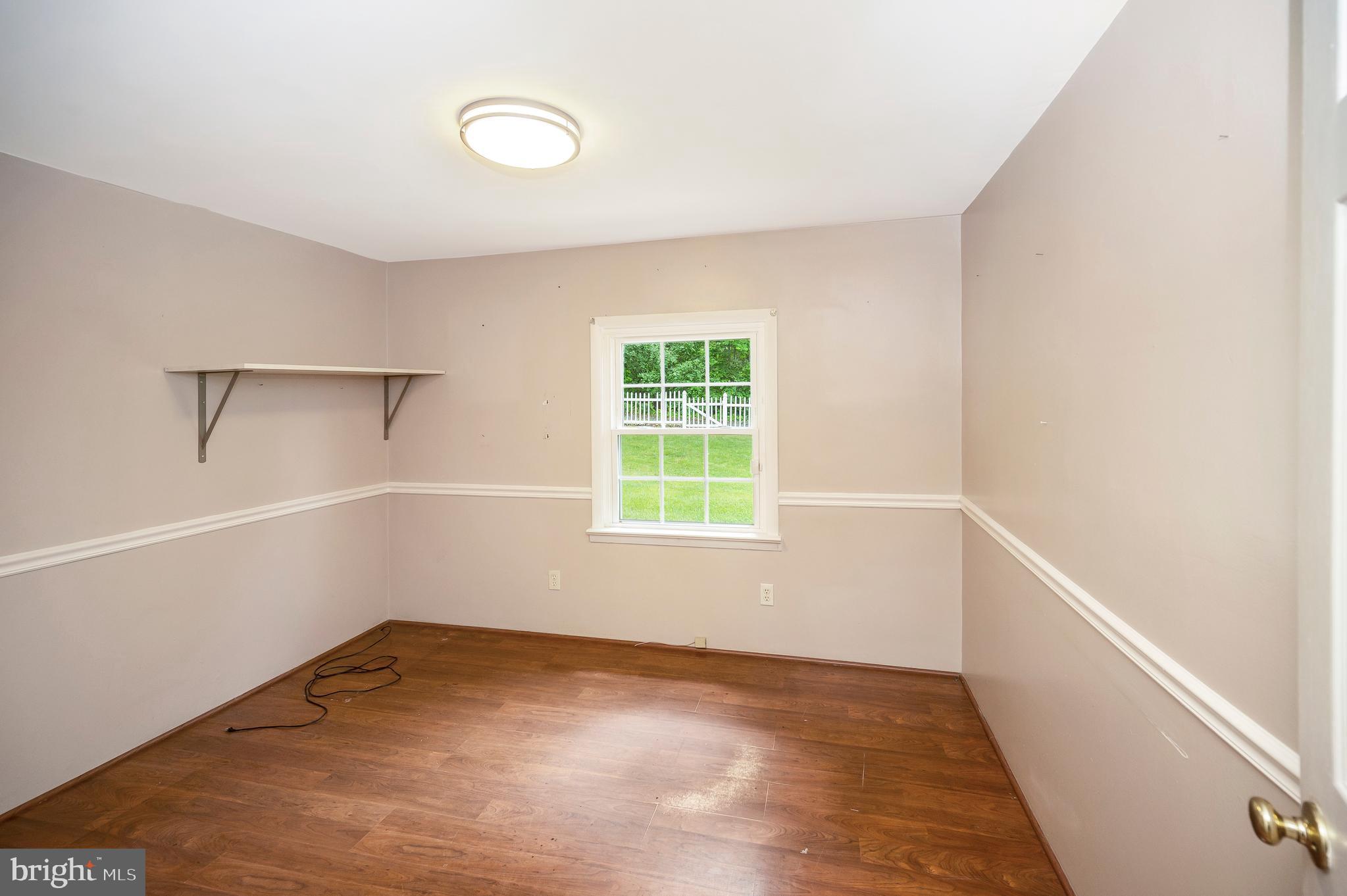82 Hall Ln