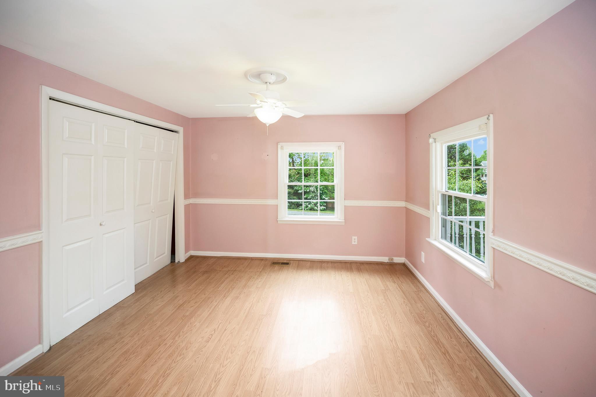 82 Hall Ln