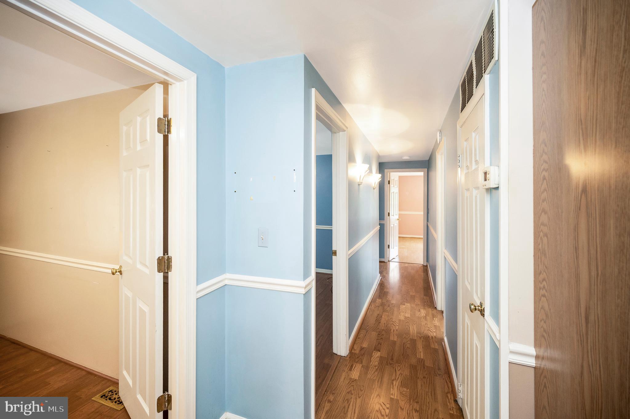 82 Hall Ln