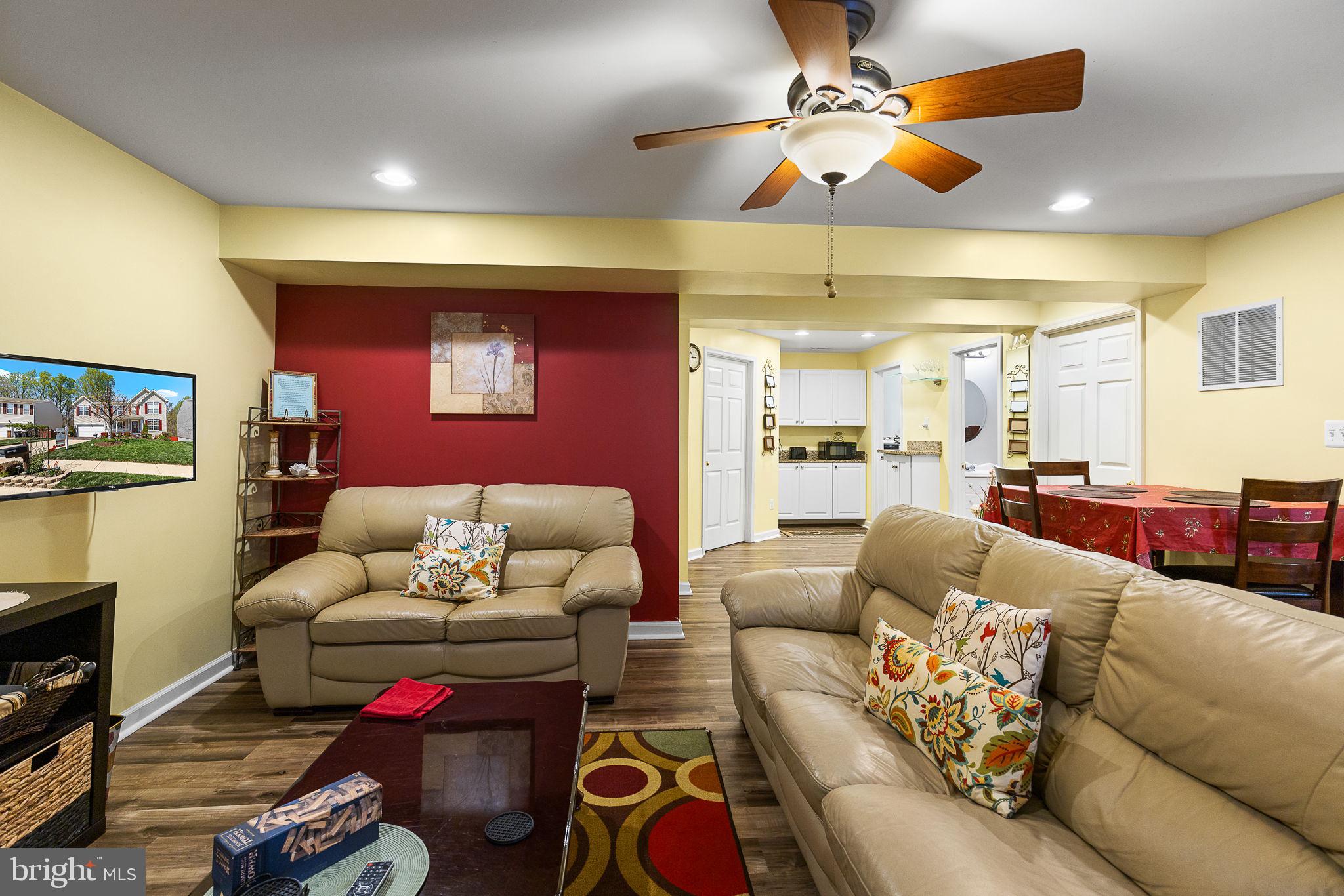 5 Webb Ct