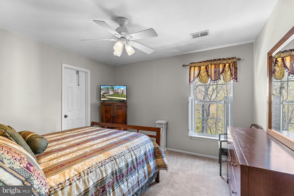 5 Webb Ct
