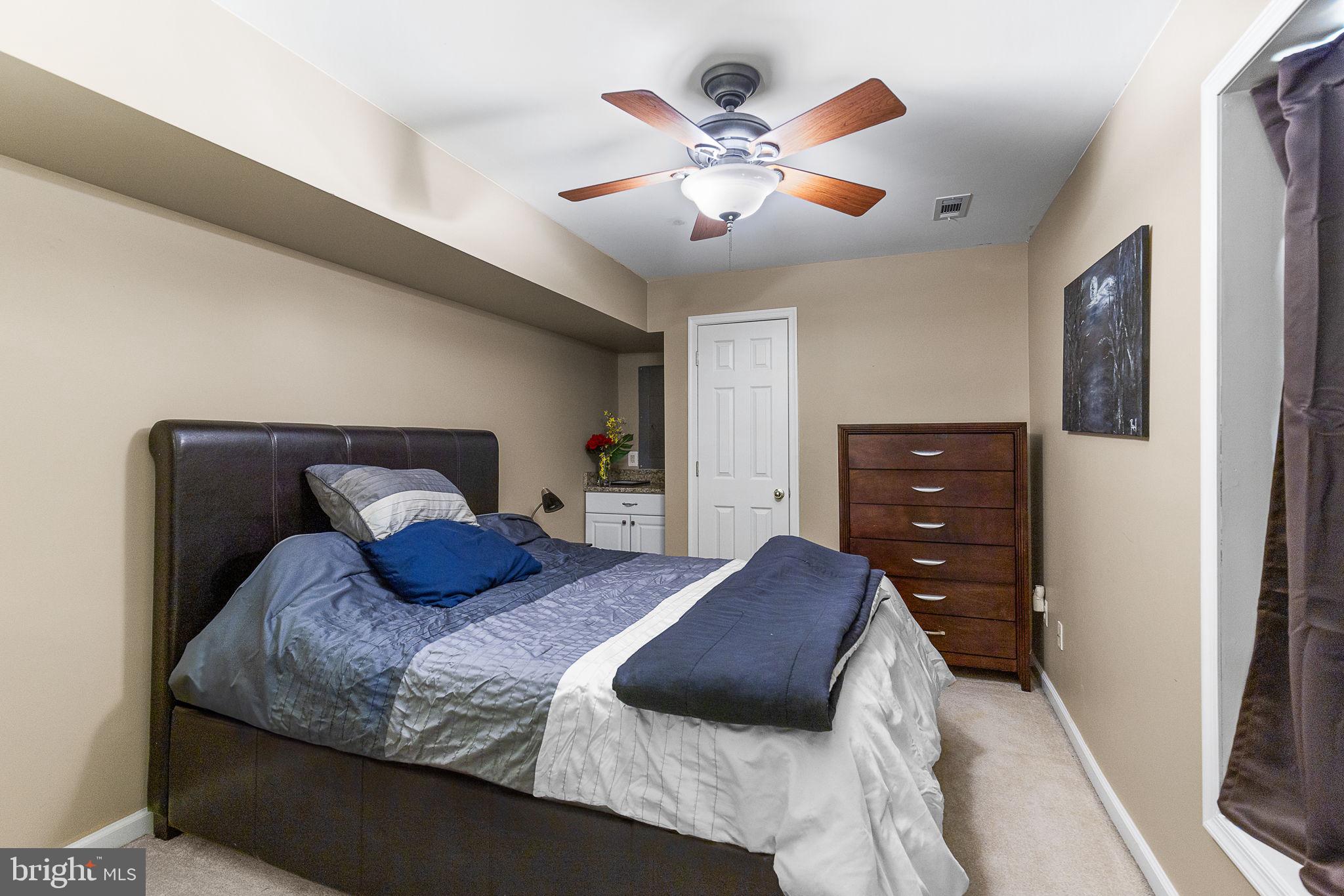 5 Webb Ct