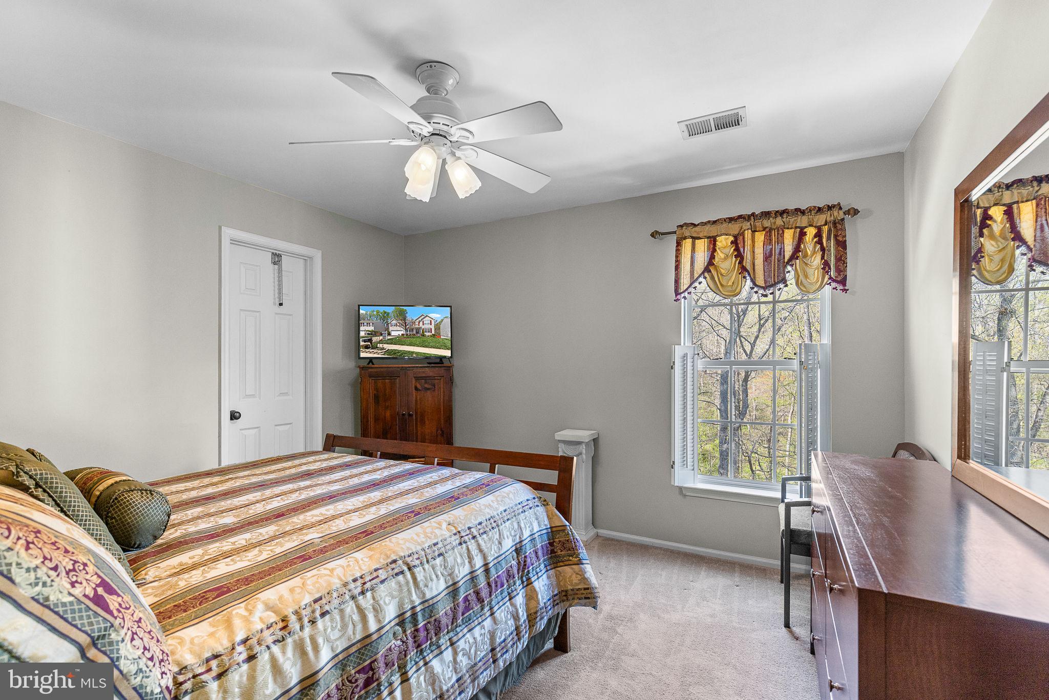 5 Webb Ct
