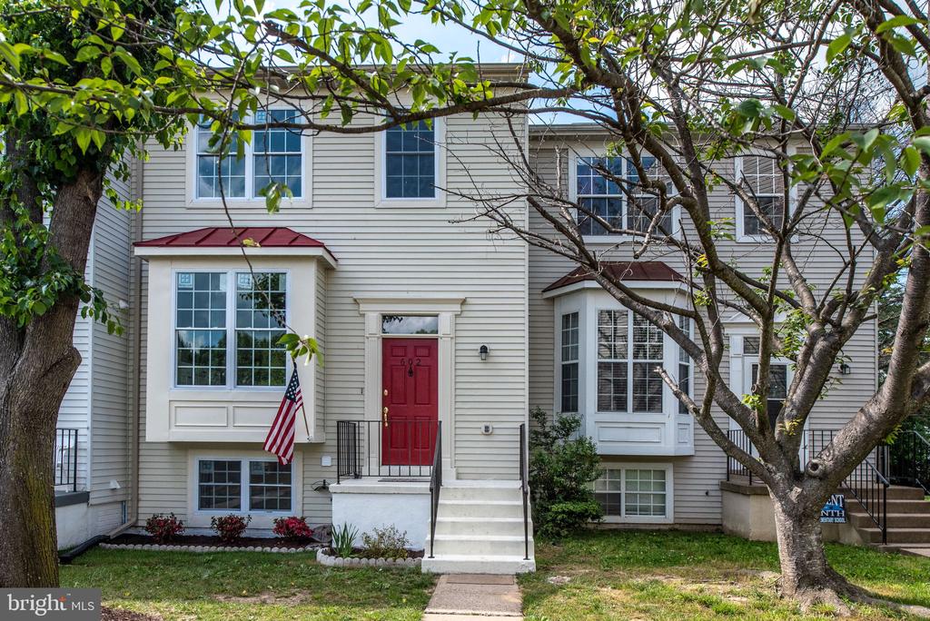 602 STAFFORD GLEN CT