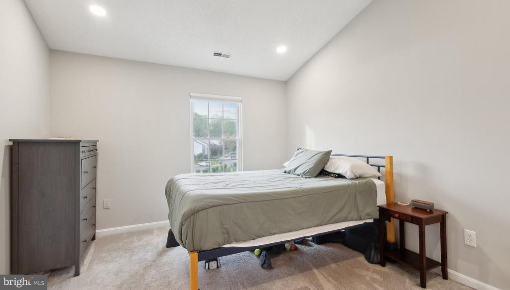 602 STAFFORD GLEN CT