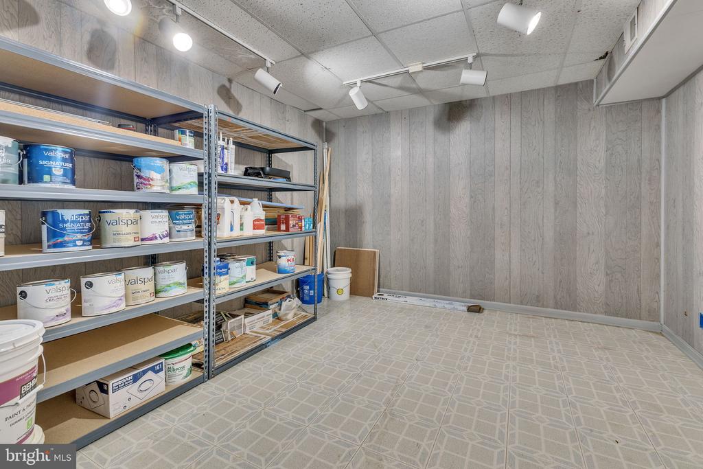 112 Oakwood Dr