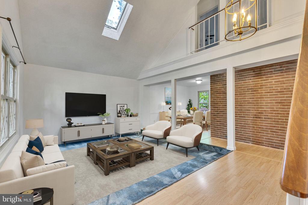 112 Oakwood Dr