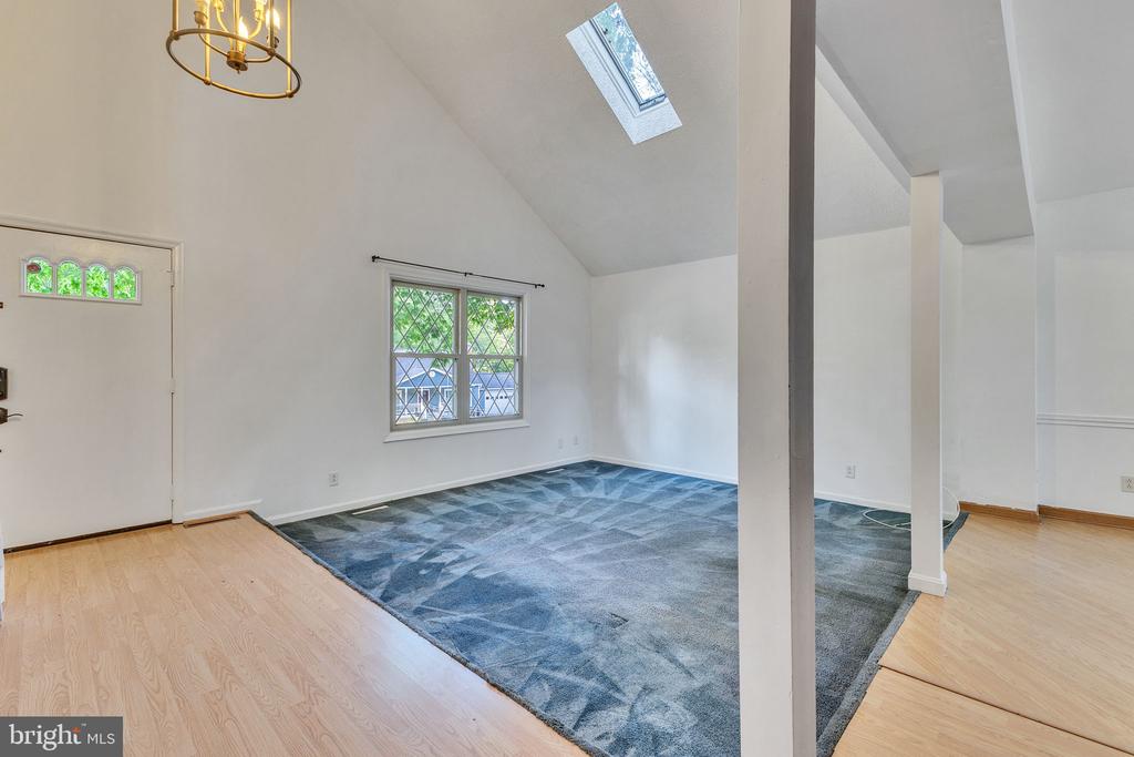 112 Oakwood Dr