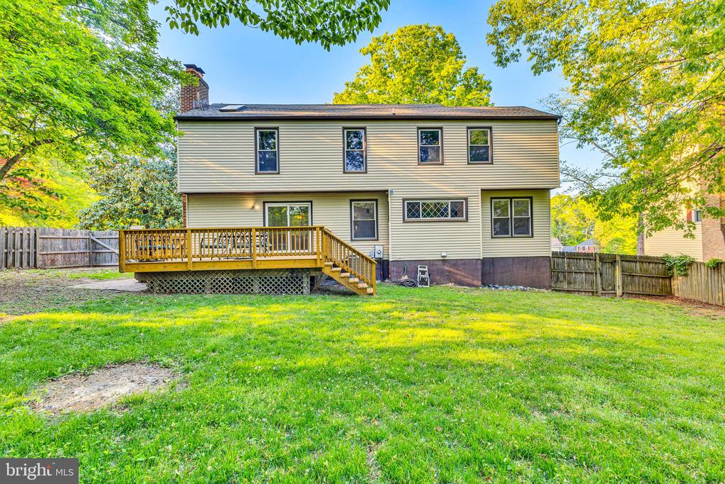 112 Oakwood Dr