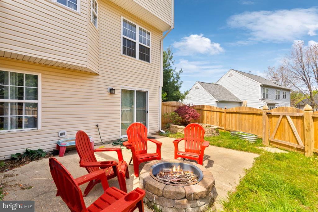 6 BRANTFORD DR
