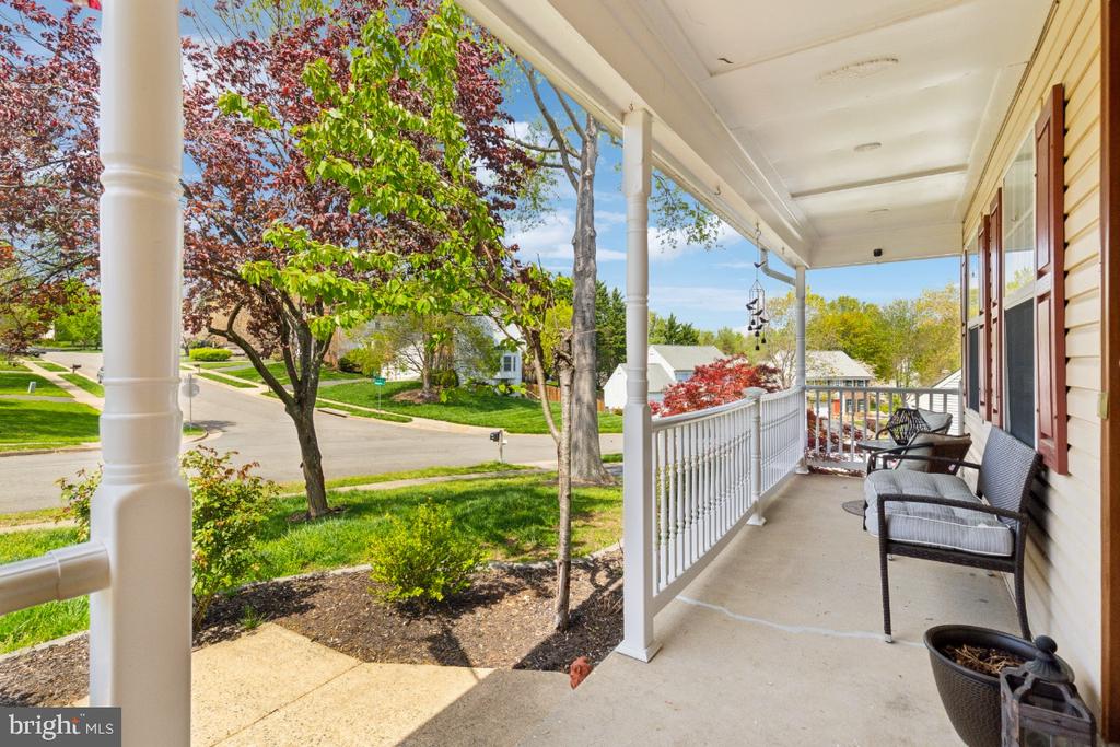 6 BRANTFORD DR