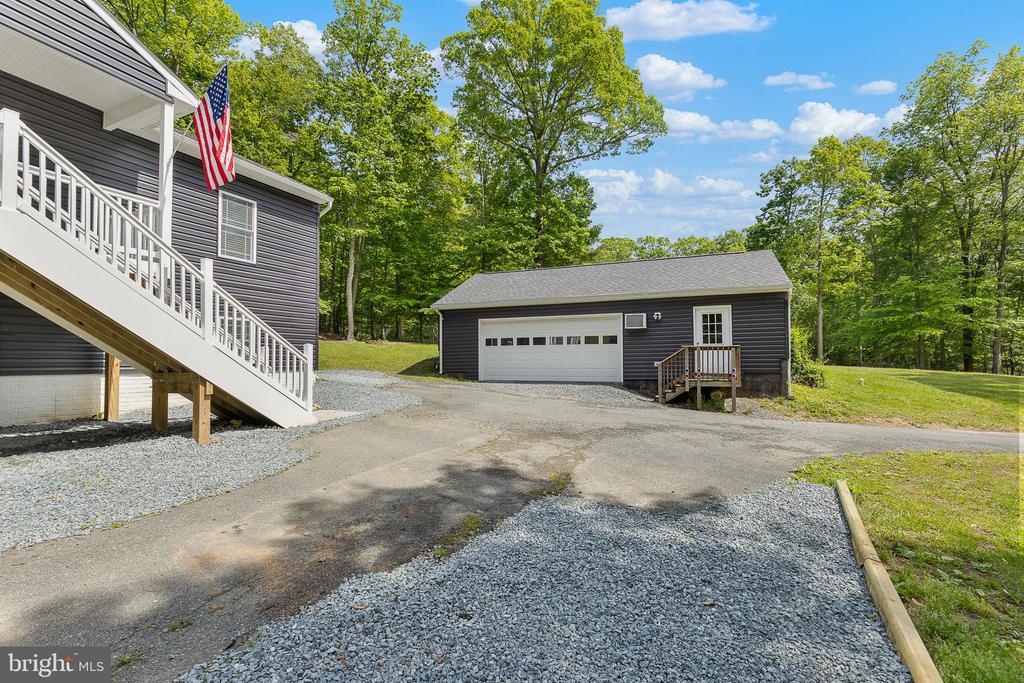 26 Viking Ln