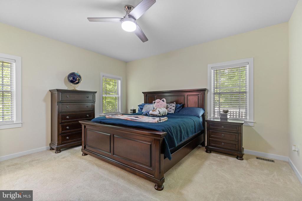 26 Viking Ln
