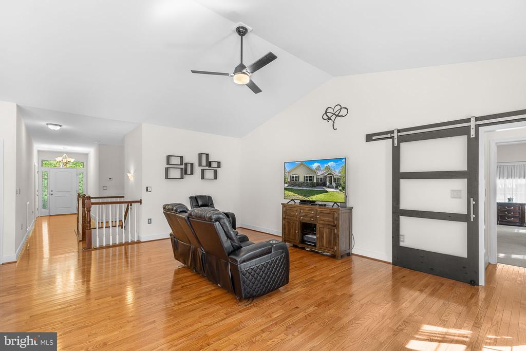 107 Shady Creek Ln