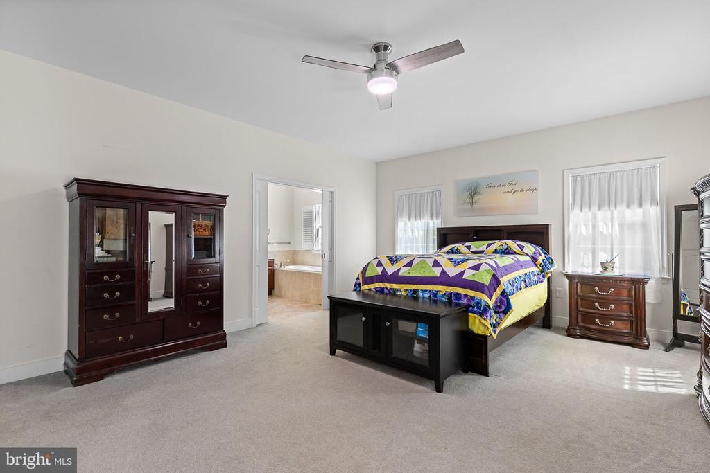 107 Shady Creek Ln