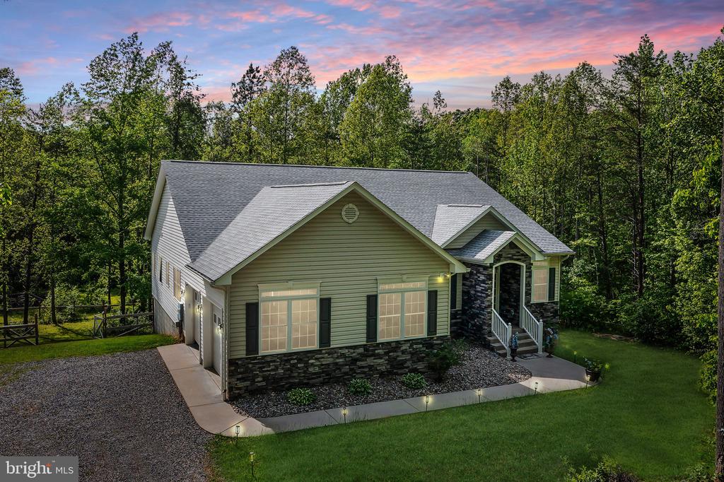107 Shady Creek Ln