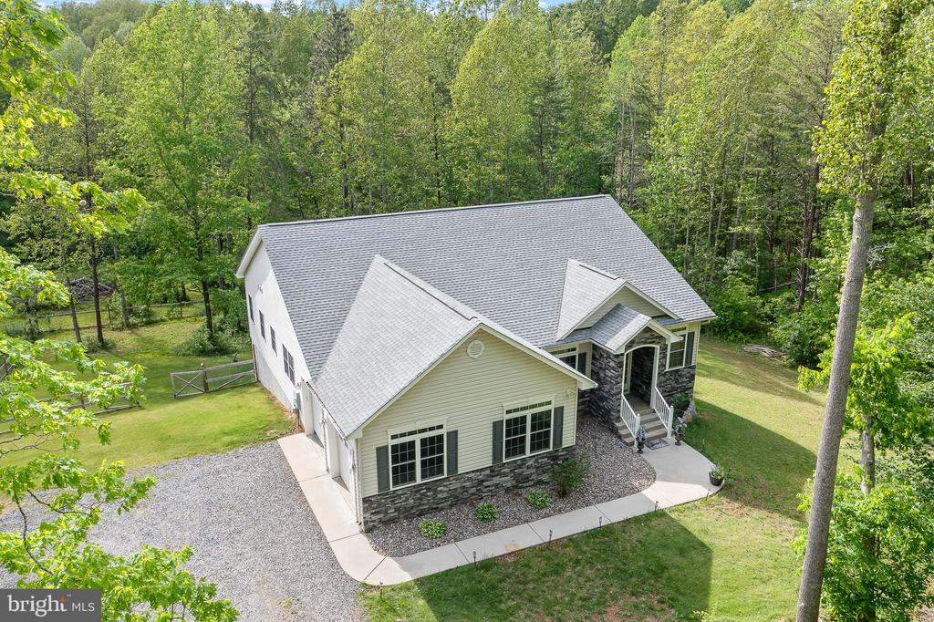 107 Shady Creek Ln