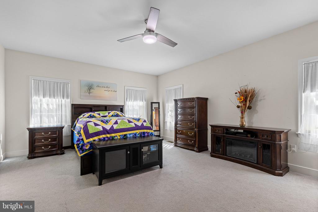 107 Shady Creek Ln