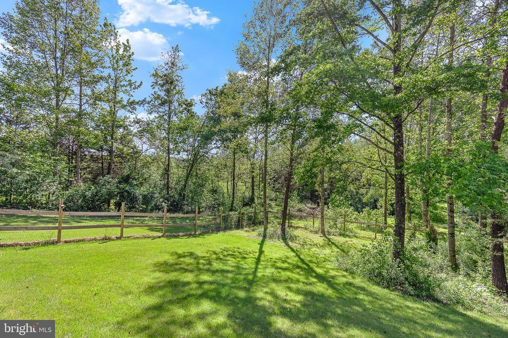 107 Shady Creek Ln
