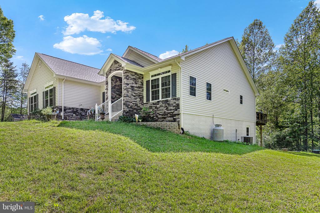 107 Shady Creek Ln