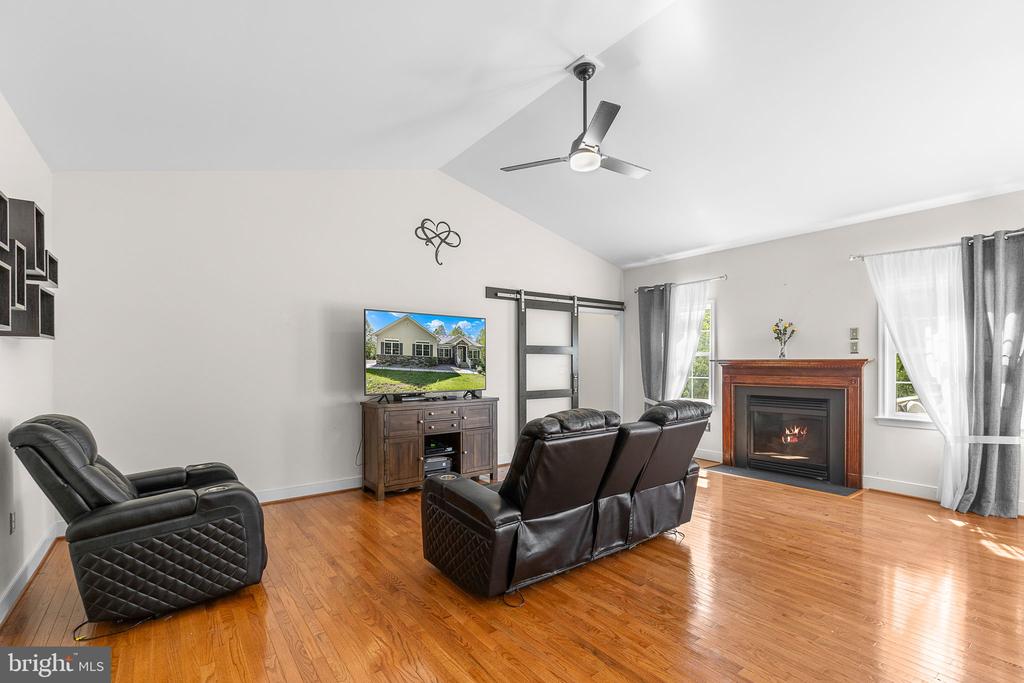 107 Shady Creek Ln
