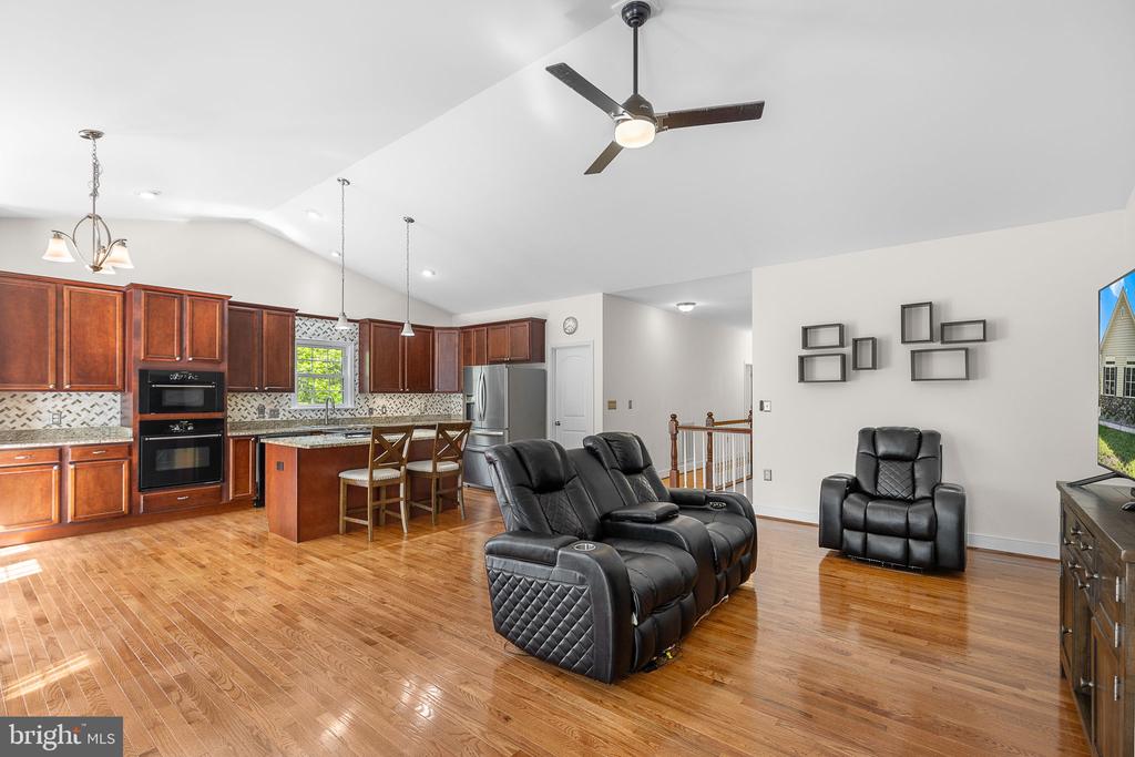 107 Shady Creek Ln