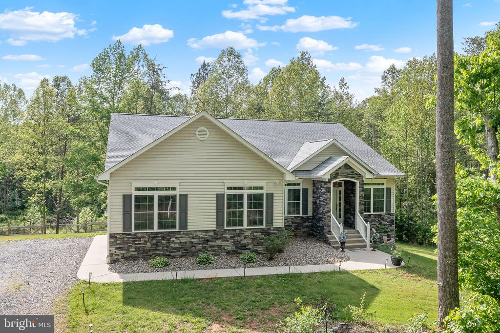 107 Shady Creek Ln