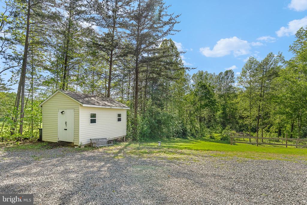 107 Shady Creek Ln