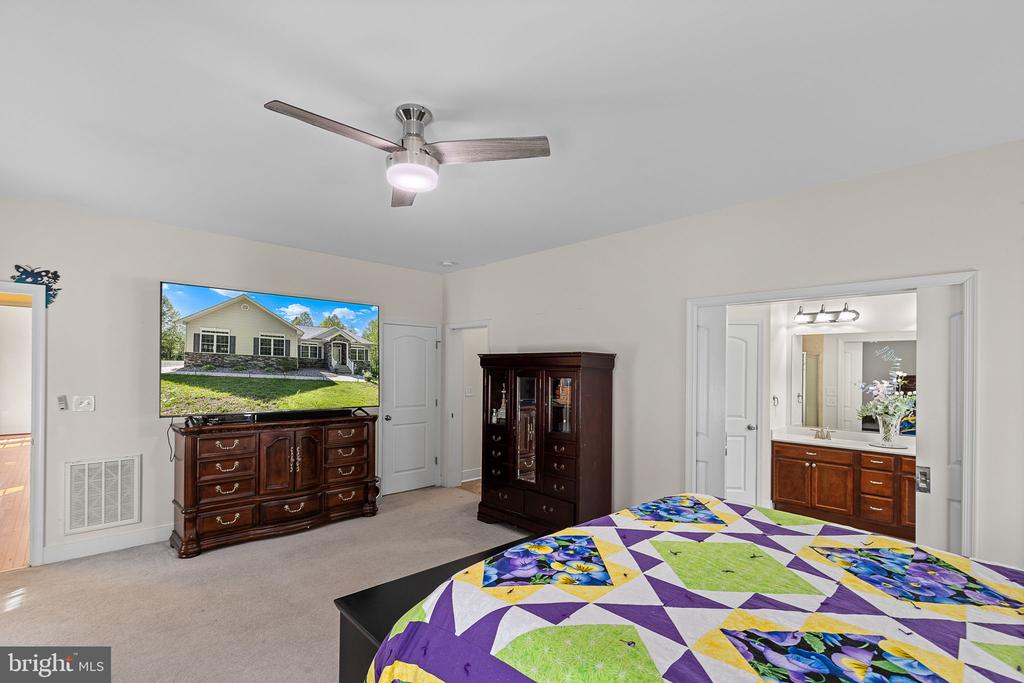 107 Shady Creek Ln