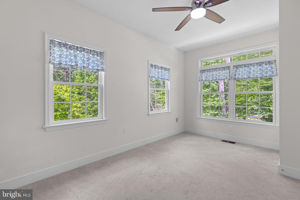 107 Shady Creek Ln