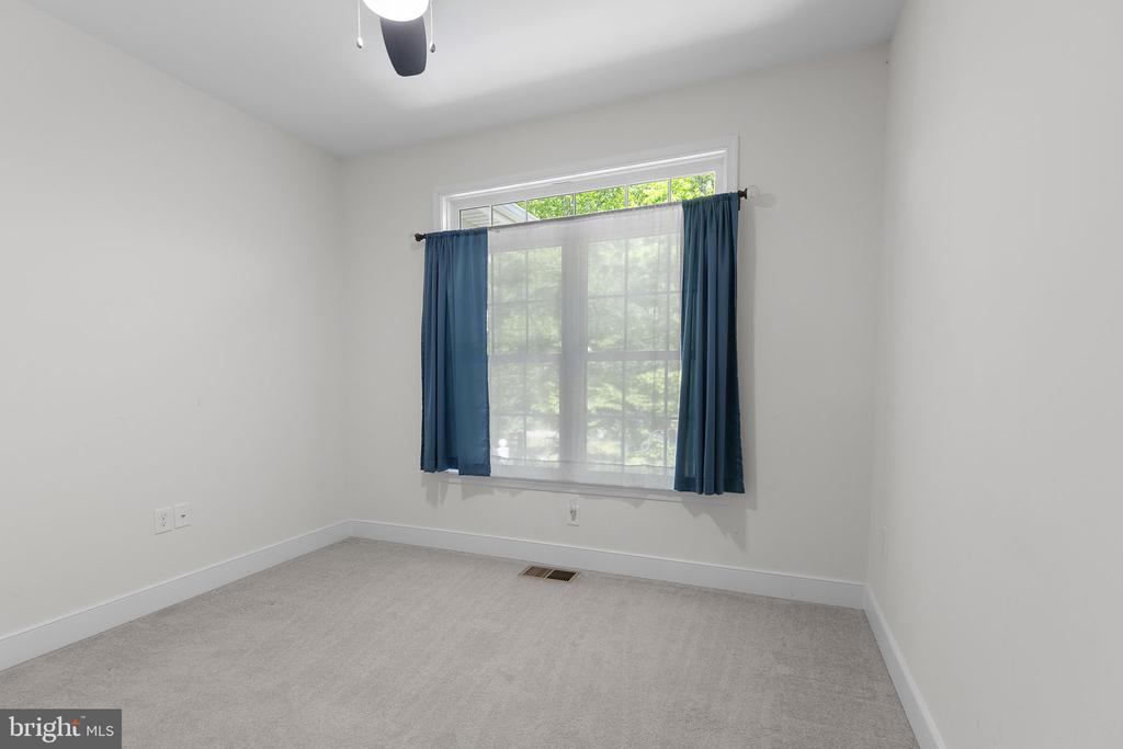 107 Shady Creek Ln