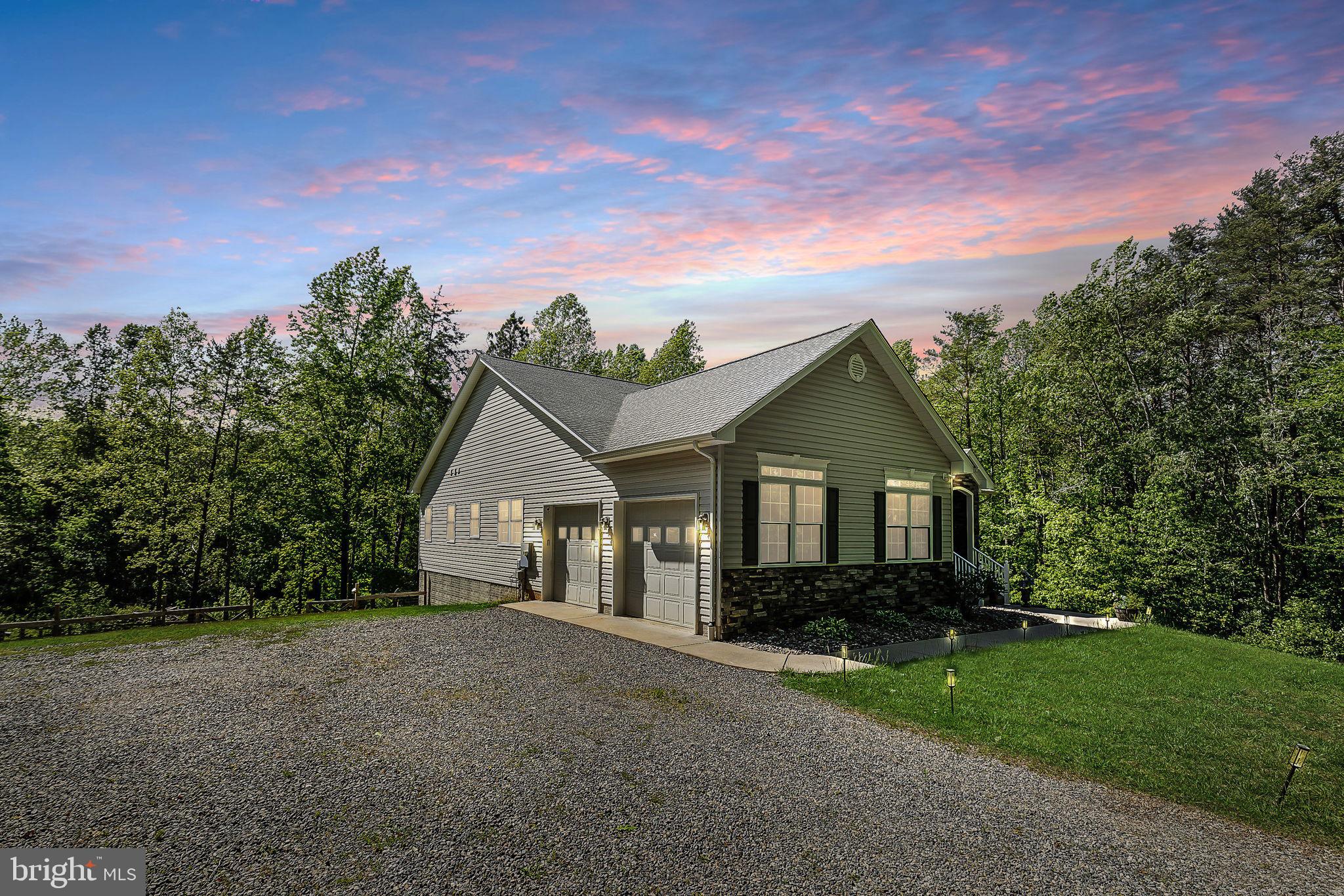 107 Shady Creek Ln