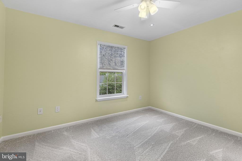 8 Candleridge Ct