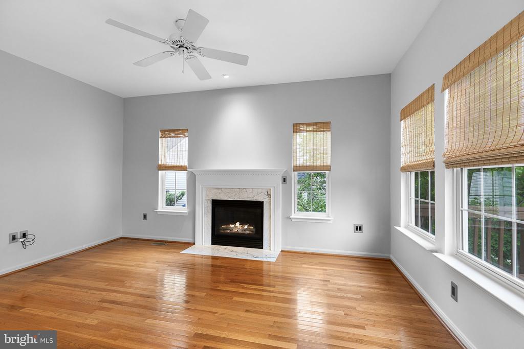 8 Candleridge Ct