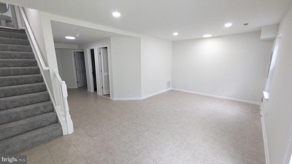 609 STAFFORD GLEN COURT
