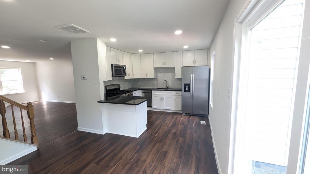 609 STAFFORD GLEN COURT