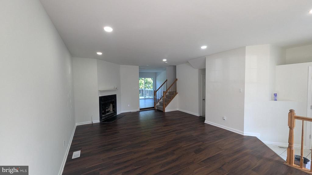 609 STAFFORD GLEN COURT