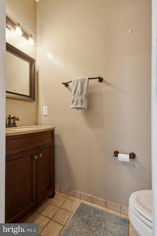 9 WHITESTONE DRIVE