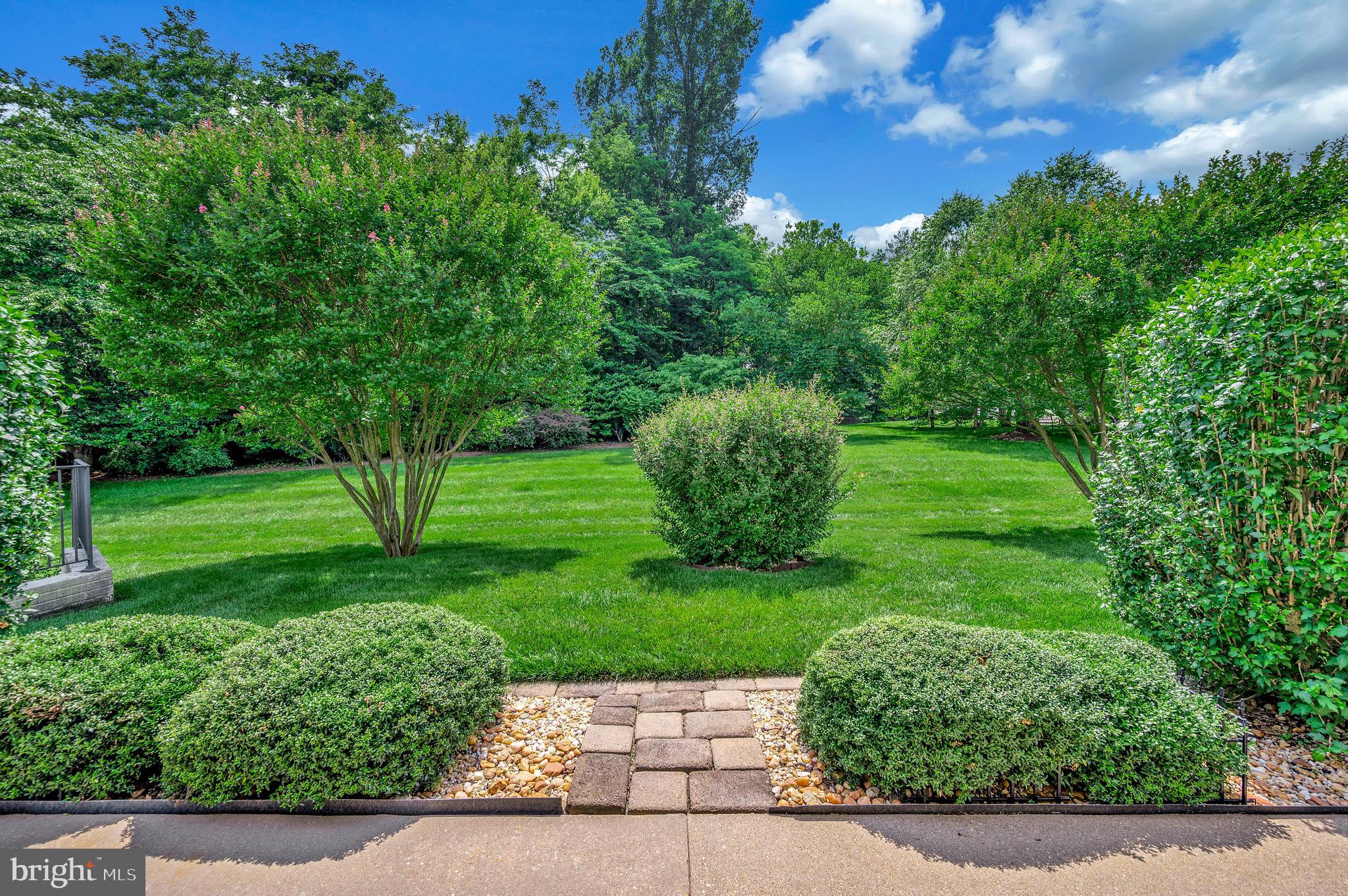 24 Smithfield Way