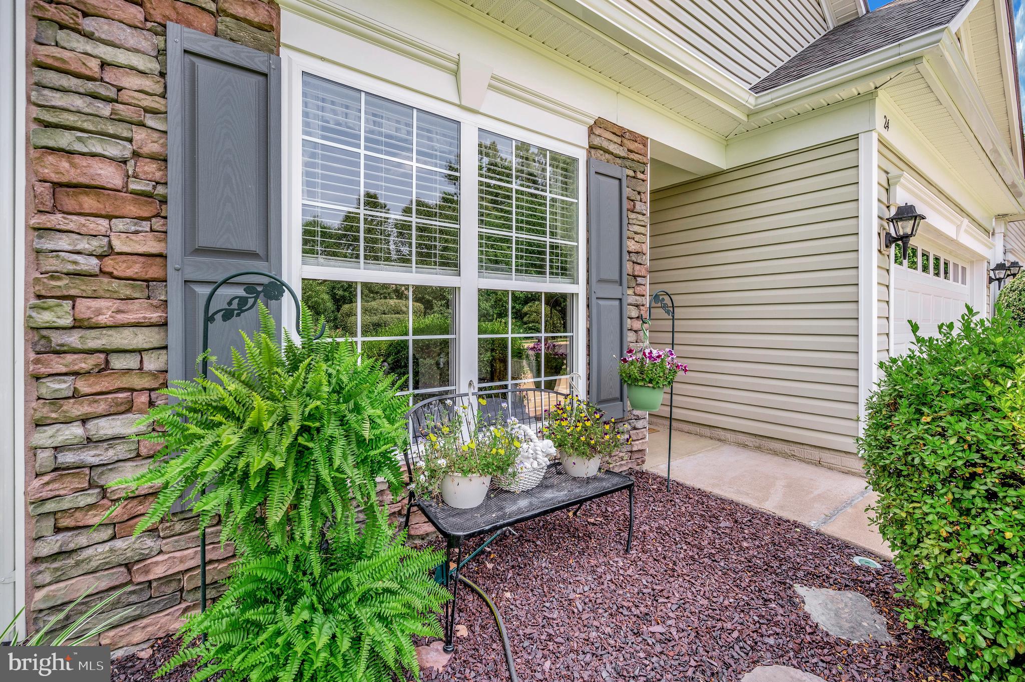 24 Smithfield Way