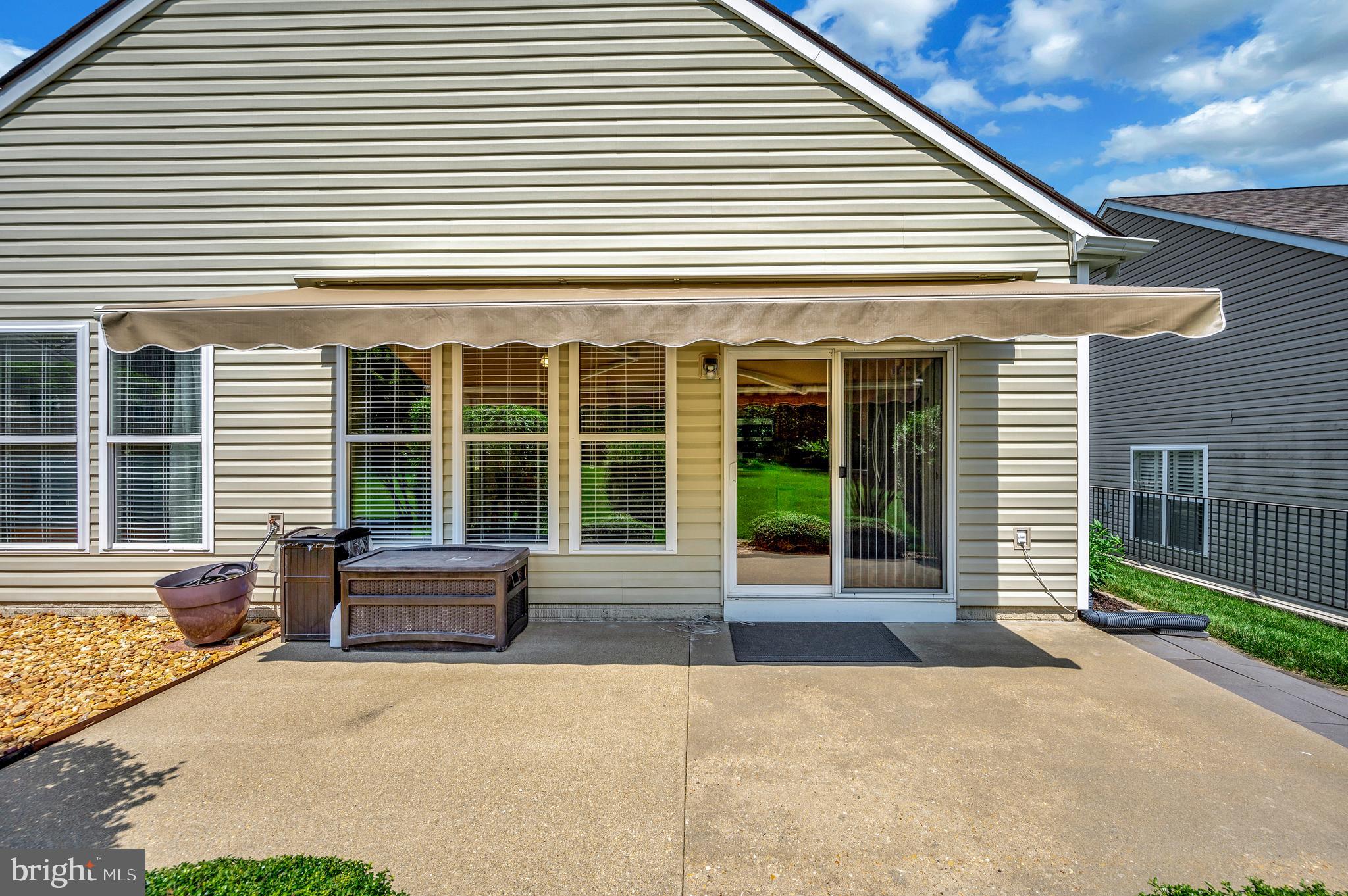 24 Smithfield Way