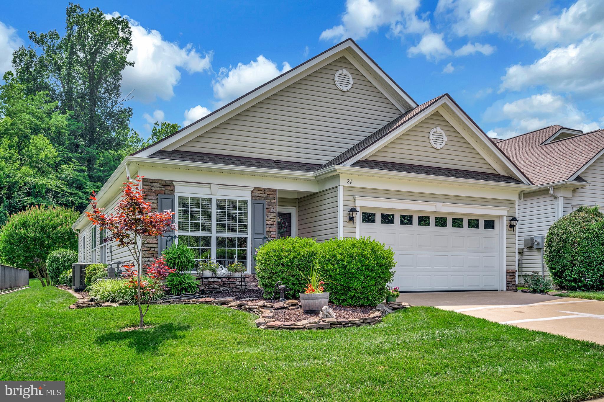 24 Smithfield Way