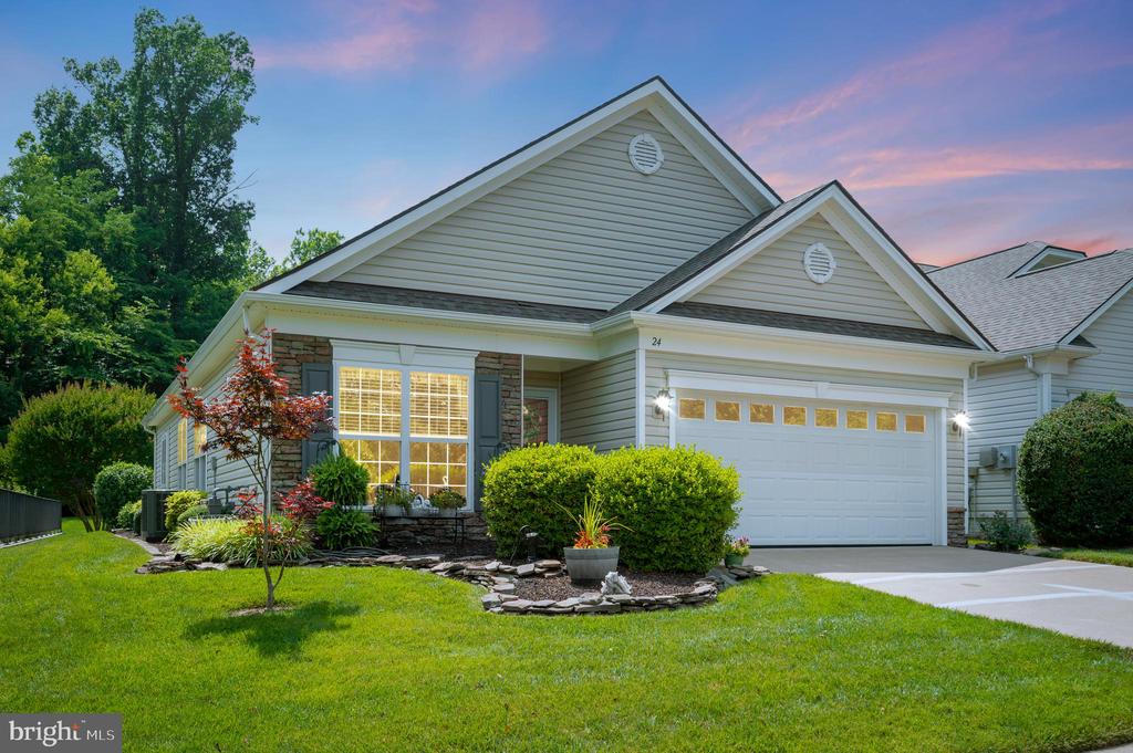 24 Smithfield Way